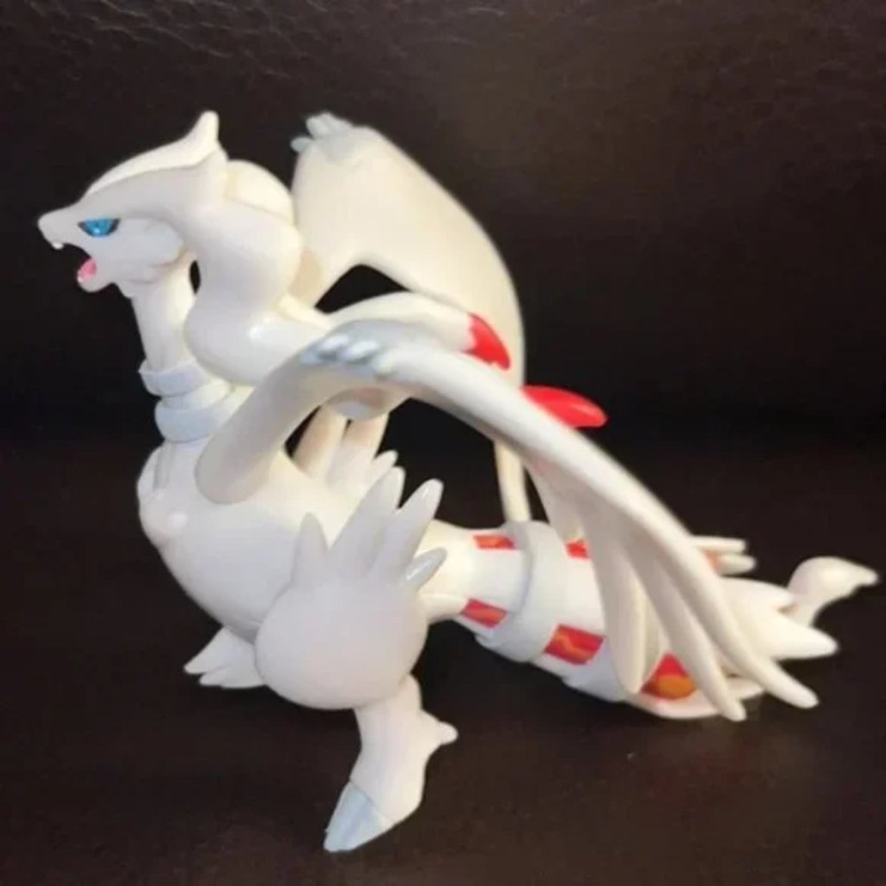 Pokemon TOMY Legendary Reshiram Trainer's Choice Figure. Excellent condition